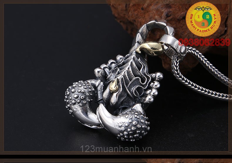 Mặt dây chuyền bò cạp